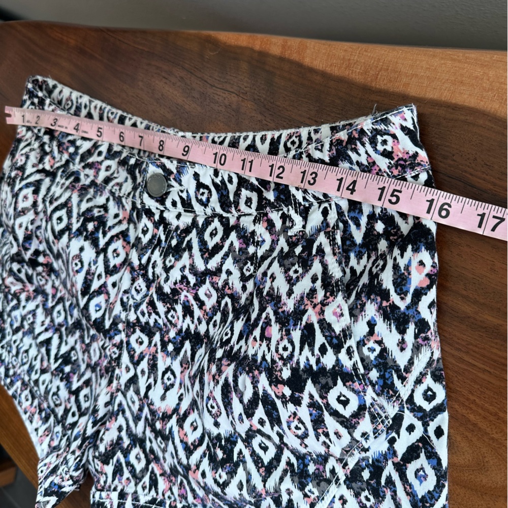 Lole Shorts, Black / White Geometric Print, Women's 4 - Picture 5 of 8